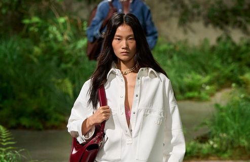 L’œil de la styliste : ces 5 astuces pour éviter le piège des vêtements qui ternissent l’allure