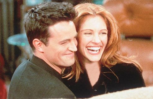 Couple oublié : Matthew Perry et Julia Roberts, romance express sur le tournage de « Friends »