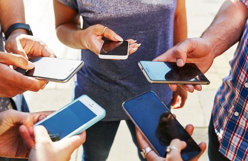 « Cinq fois plus qu’il y a 10 ans » : accros à internet, les Français y passent 2h26 par jour