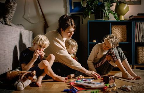Exclusif – Garde alternée, pensions alimentaires... Ce que contient le rapport sur les parents isolés