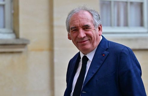 Gouvernement de François Bayrou : Élisabeth Borne nommée ministre de l’Éducation nationale, Gérald Darmanin à la Justice