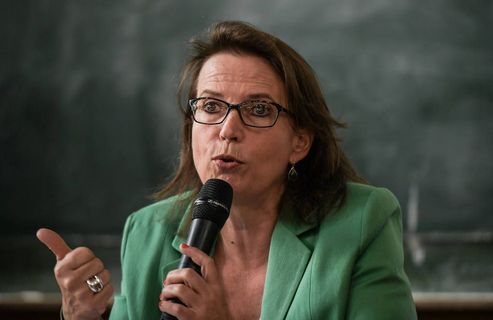La Défenseure des droits dénonce de « lourdes défaillances » sur la protection de l’enfance