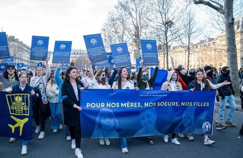 Les femmes au coeur de la stratégie de l’extrême droite : « Elle cherche à affaiblir le féminisme »