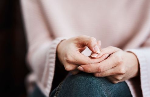 Violences conjugales : l’aide universelle d’urgence versée à plus de 26 000 bénéficiaires