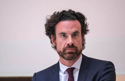 Violences conjugales : le directeur de Sciences Po Paris propose sa « mise en retrait provisoire »