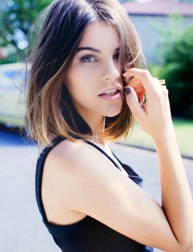 https://resize-elle.ladmedia.fr/rcrop/638%2C%2Cforcex/img/var/plain_site/storage/images/beaute/cheveux/coupe-de-cheveux/coupes-au-carre/coupe-au-carre-cheveux-lisses/56044899-1-fre-FR/Coupe-au-carre-cheveux-lisses.jpg