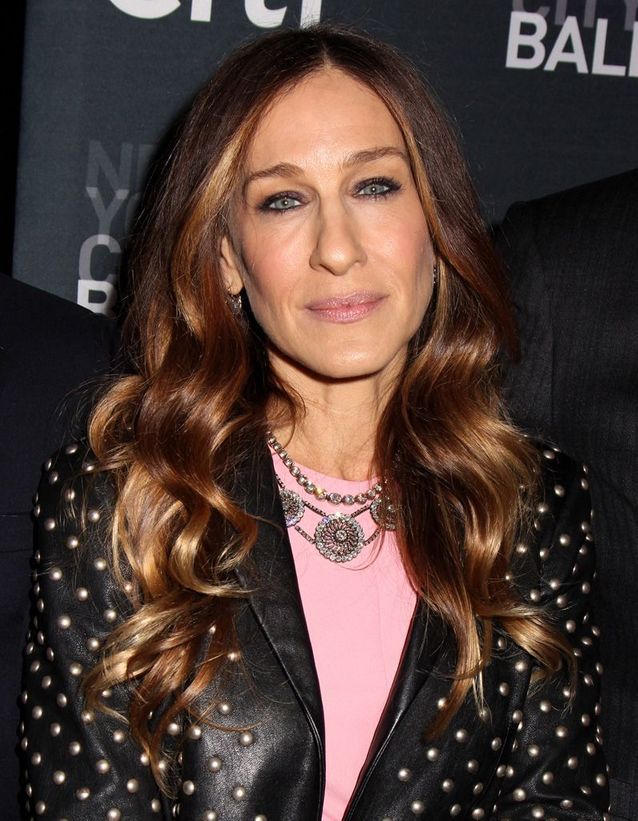 Sarah Jessica Parker dark brown long and curly in November 2013