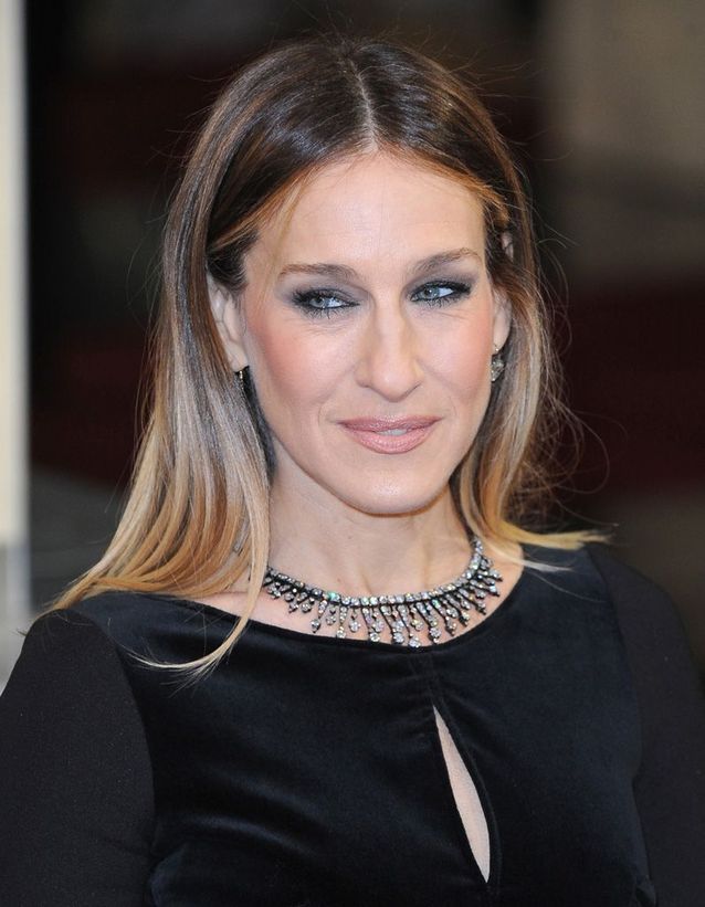 Sarah Jessica Parker dark blond hair and smoothed in February 2013