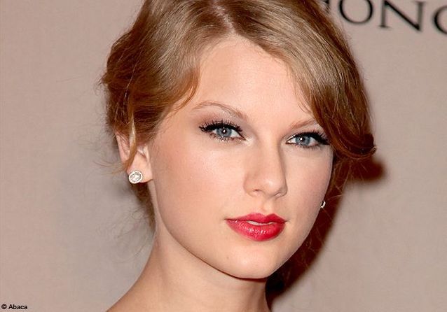 We all want the Beauty Look of: Taylor Swift