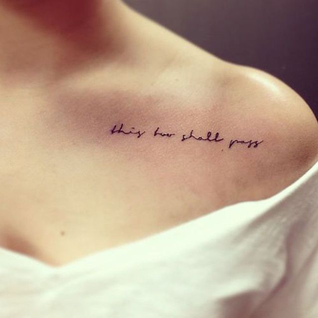 Tatouage épaule Phrase 20 Tatouages à Porter Fièrement Sur