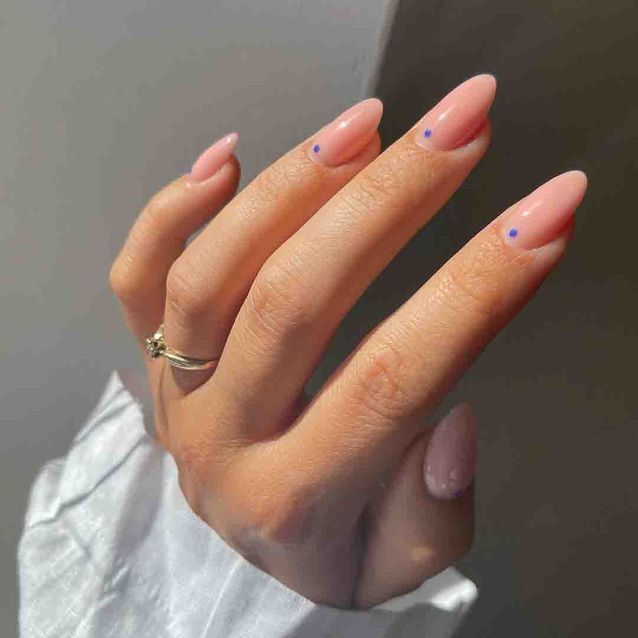 Here are the 10 most popular manicures of the moment on Instagram 8 The “BIAB” manicure