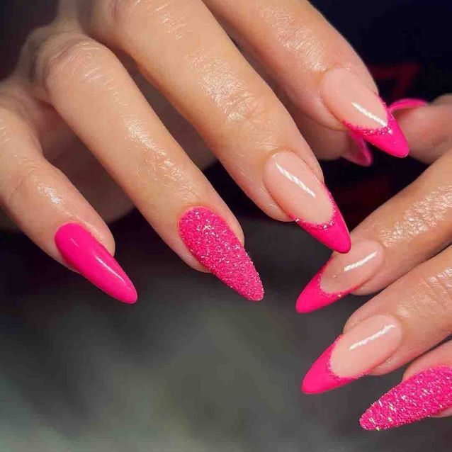 Here are the 10 most popular manicures of the moment on Instagram 10 Fuchsia pink manicure
