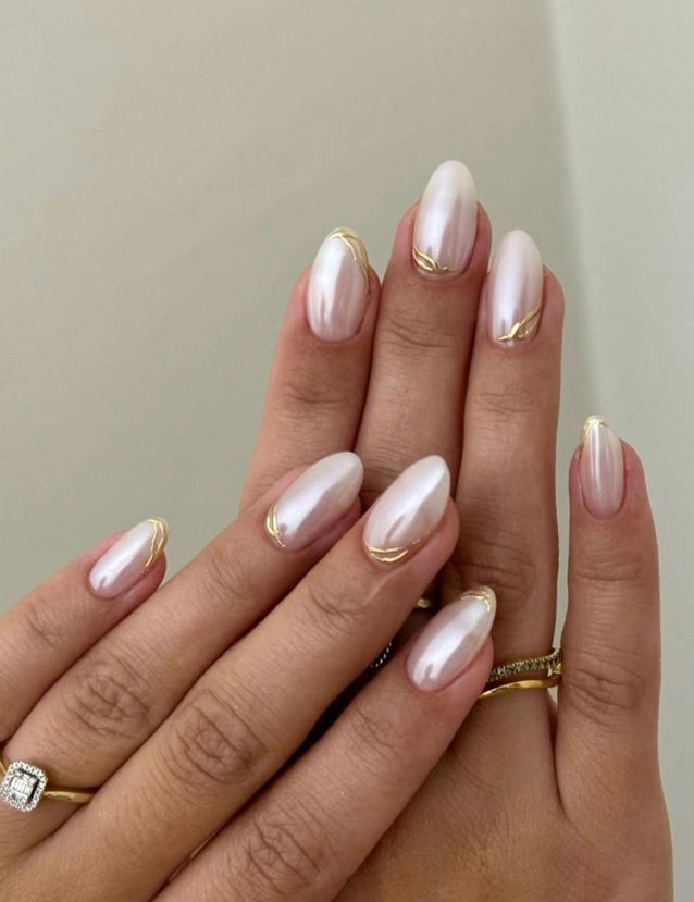 Enseigne de mariage dorée chic avec lettrage pour