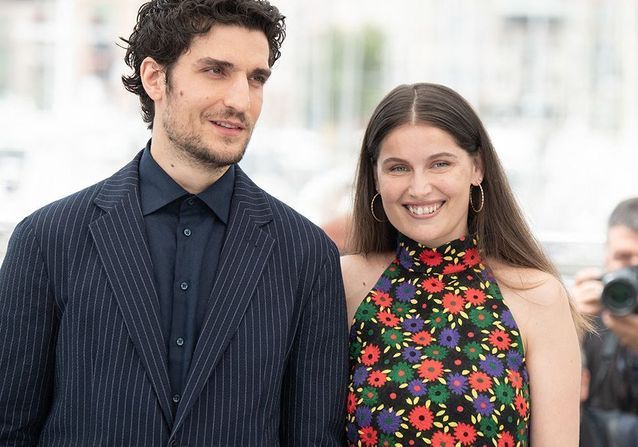 Cannes 2021 : Laetitia Casta et Louis Garrel, amoureux solaires sur la Croisette