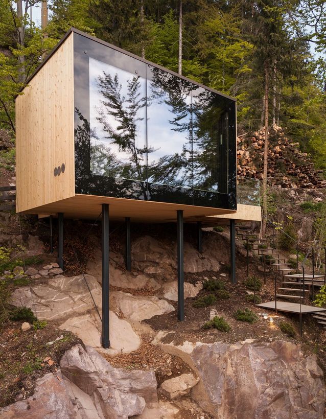 Une maison en verre ancree dans la roche - Inspiración decorativa: 15 impresionantes casas de arquitectos de vidrio