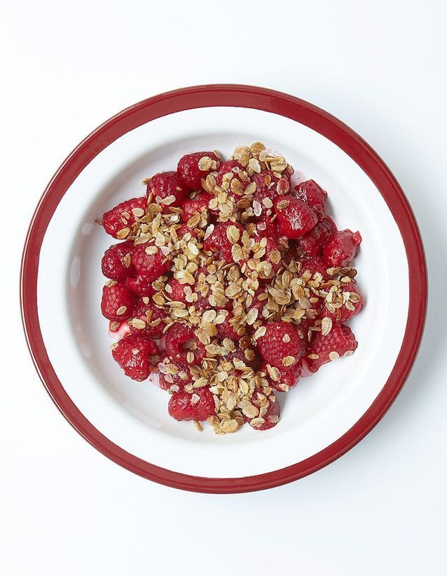 Recette minceur rapide : faux crumble aux framboises