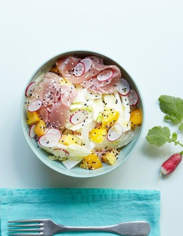 Recette minceur soir : salade fenouil, pêche, jambon cru