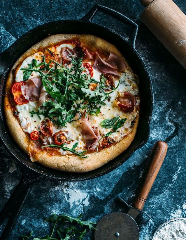 Pizza prosciutto mozzarella