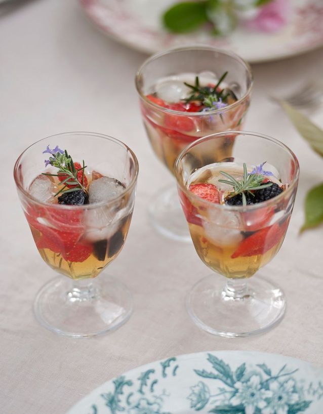 Cocktail au bourbon et fruits rouges
