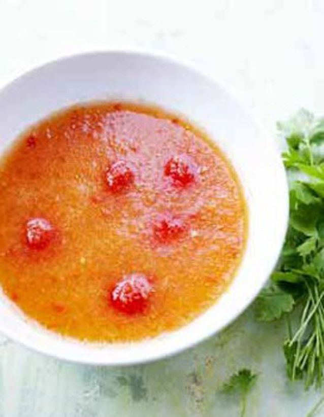 Soupe de melon glacée avec tomates
