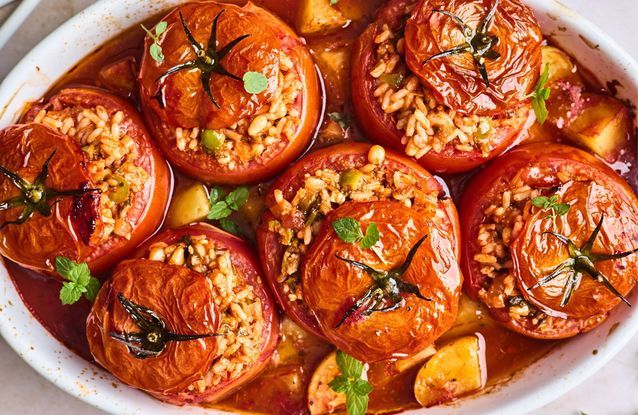 Comment réinventer les tomates farcies en version végétarienne ?