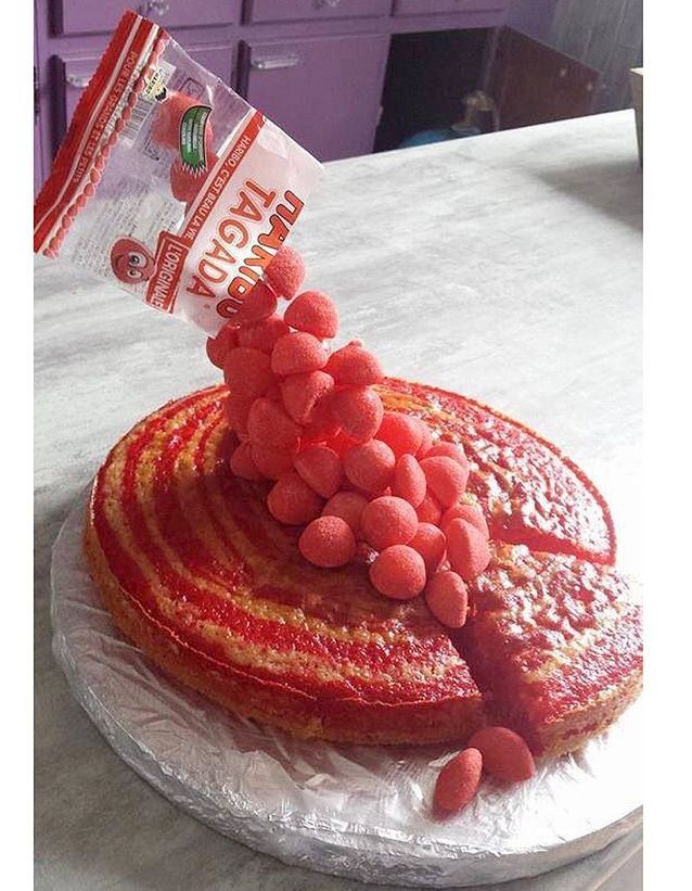 Gravity cake aux fraises Tagada