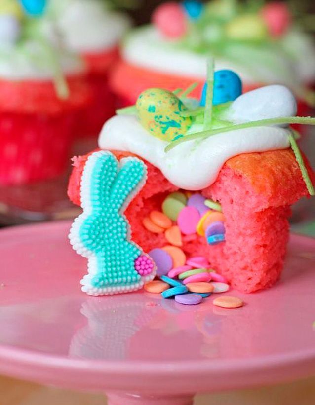 Cupcakes Pinata De Paques Pinata Cake 12 Gateaux Bluffants Reperes Sur Pinterest Elle A Table