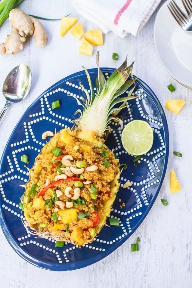 Pineapple boat et quinoa frit thaï