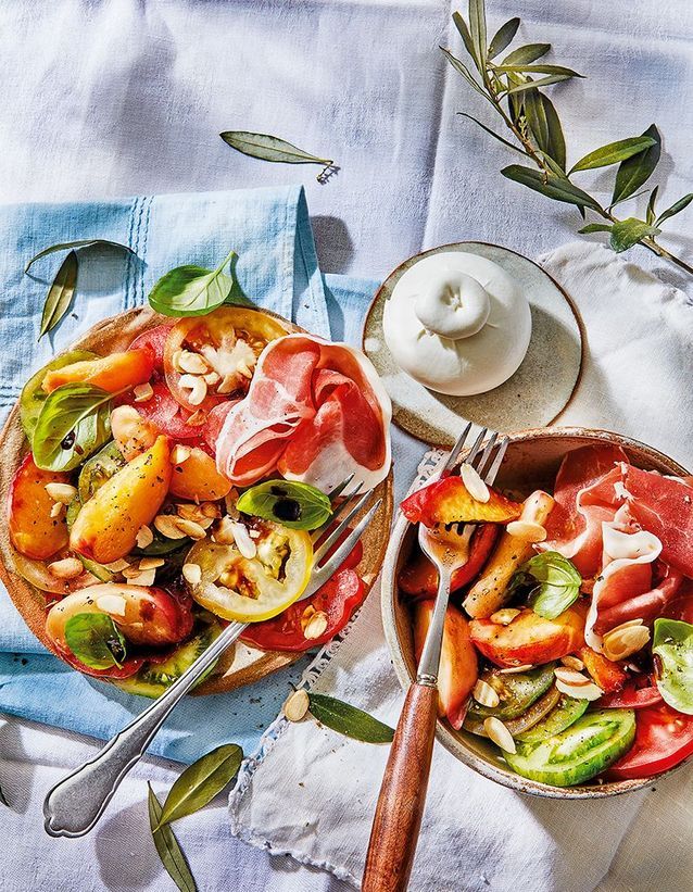 Salade de pêches rôties, fromage frais et jambon de Parme