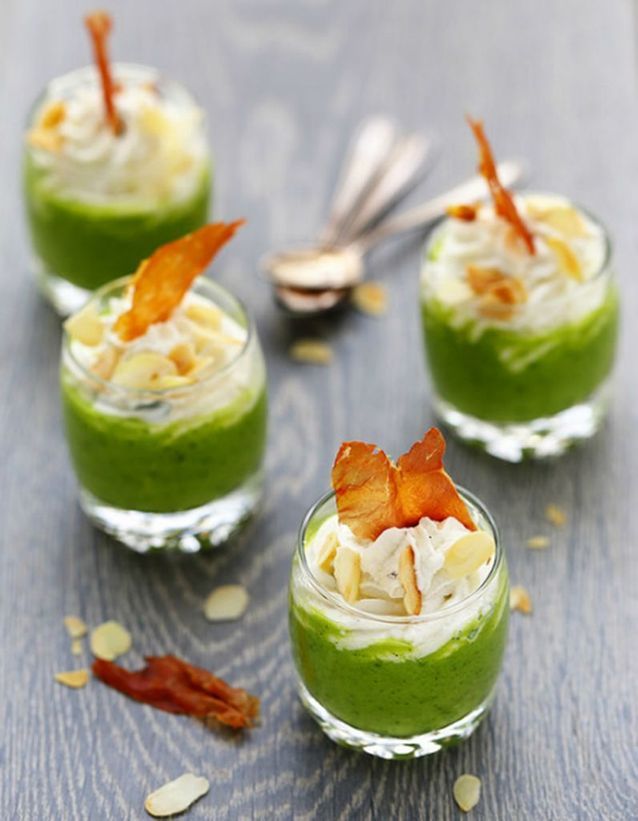 Cappuccino de courgettes, ricotta et chips de jambon