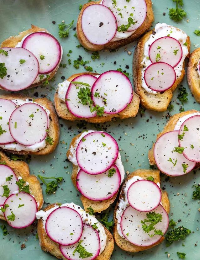 Tartines de radis et ricotta au citron