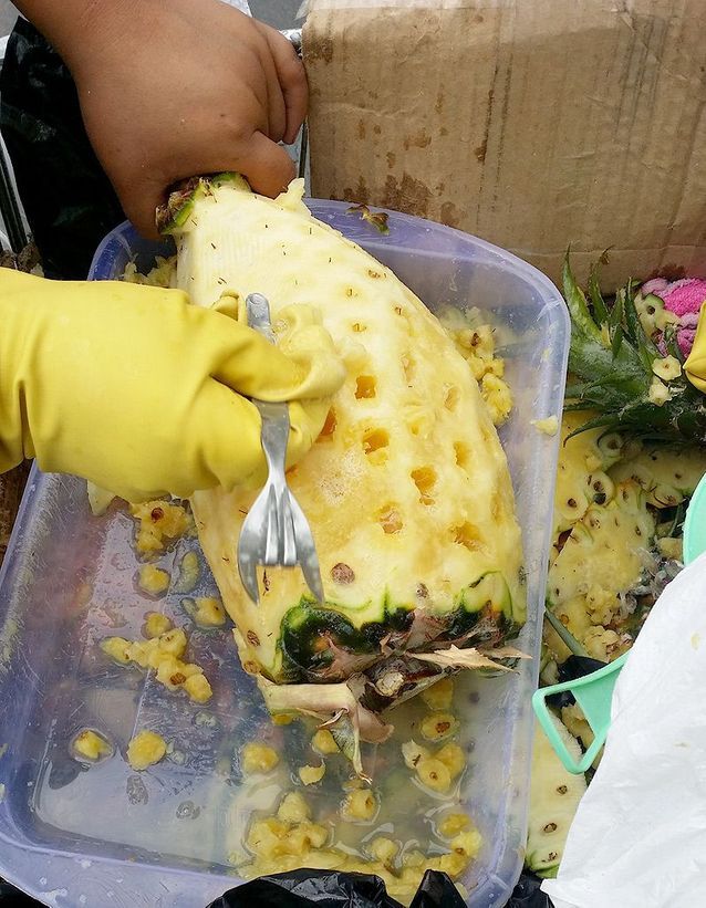 Eplucher un ananas - Travel food : le Pérou entre tradition et modernité -  Elle à Table