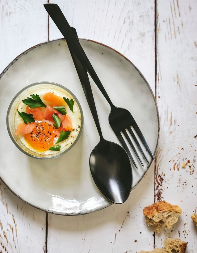 Oeufs cocotte ricotta truite fumée