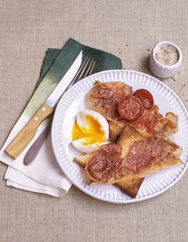 Toasts au jambon et œuf mollet