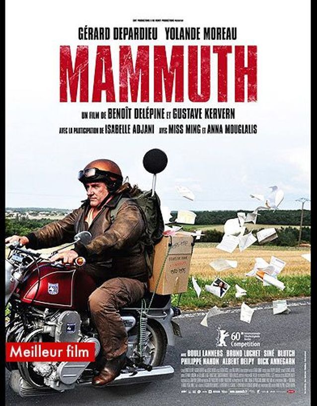 Femme De Pierce Brosnan Maillot De Bain « Mammuth », de Benoît Delépine et Gustave Kervern - Césars 2011 : et