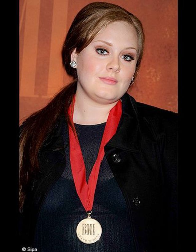 Adele lors des BMI awards en 2009 - Adele : de la rupture au