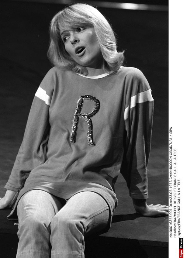France Gall Sur Un Plateau De Television Michel Berger Et France Gall Ans D Amour En Photos Elle