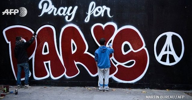 « Pray for Paris », place de la République