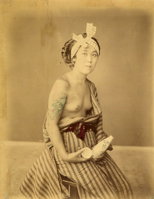 Femme tatouée japonaise