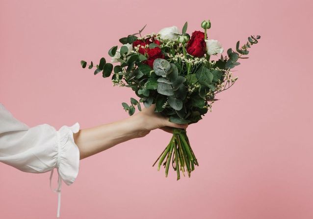 Saint-Valentin : Que signifie votre bouquet de roses ? - Elle