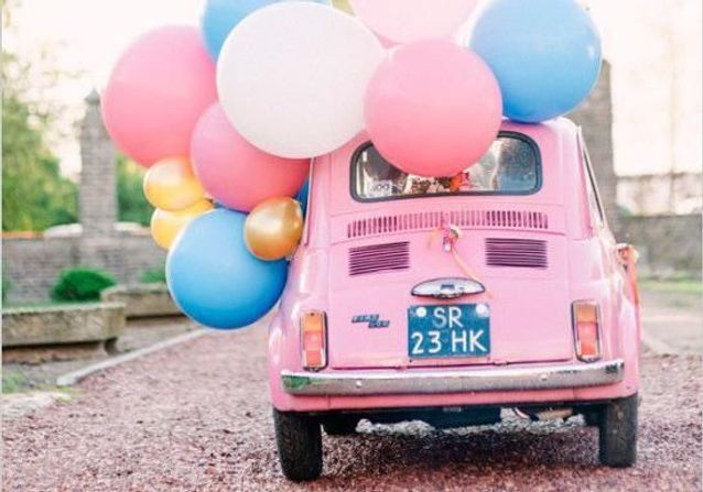 10 jolies façons de décorer sa voiture de mariage