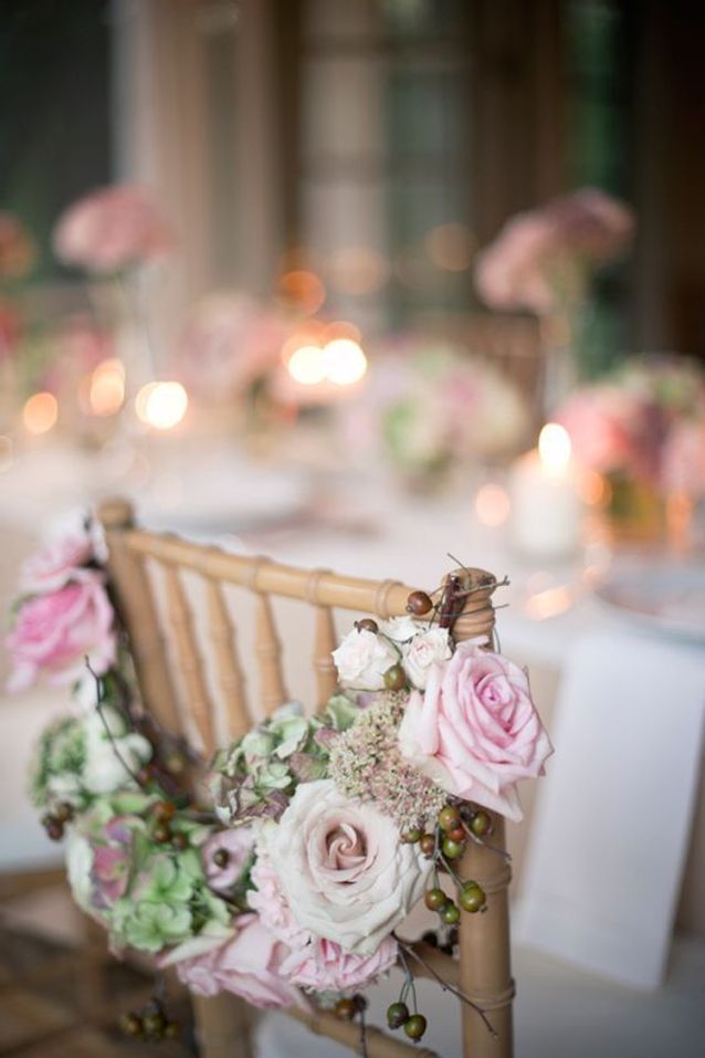 Guirlande en perles blanches mariage pour decoration de chaise