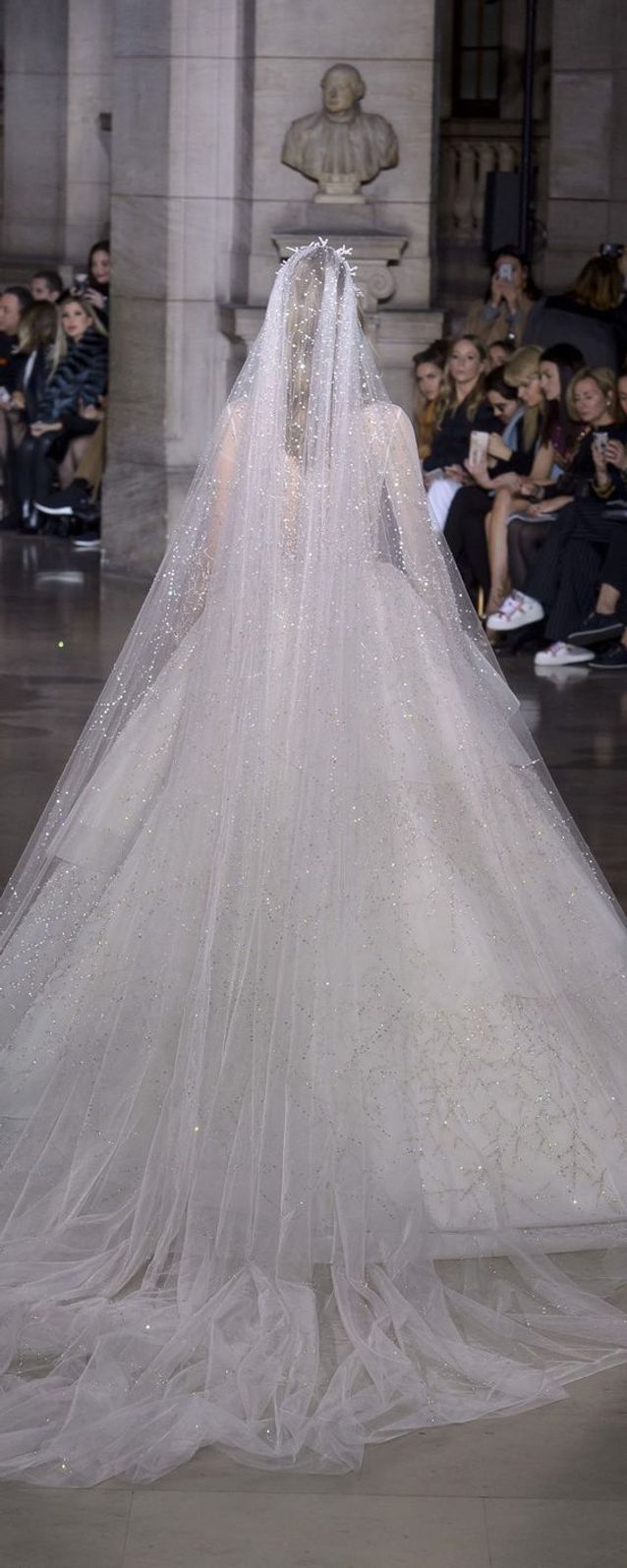 Robe De Mariée Princesse à Long Voile 66 Robes De Mariée