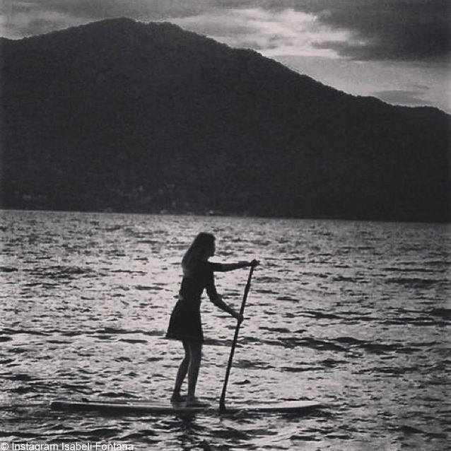 Le secret belles fesses d’Isabeli Fontana : le paddle