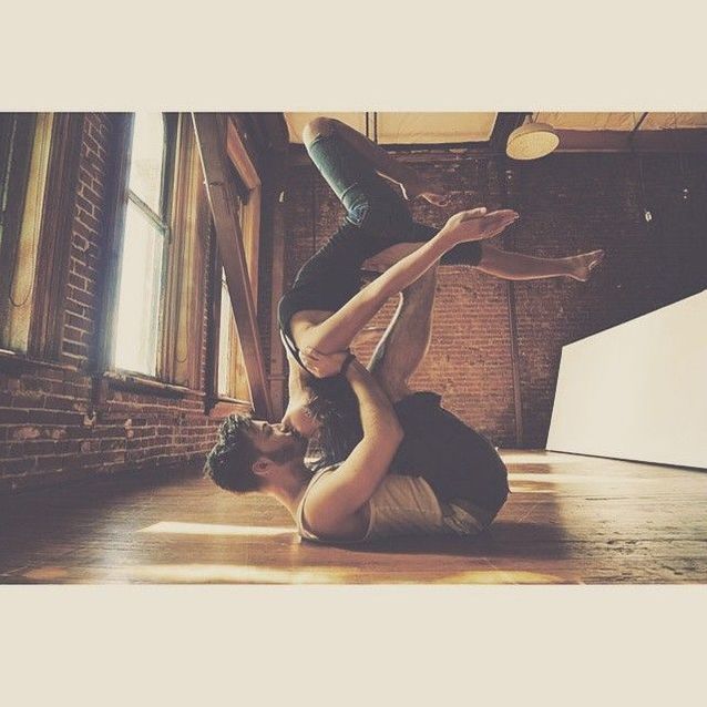 Position yoga à deux Yoga en couple les plus jolies photos repérées sur Instagram Elle Position yoga à deux Yoga en couple les plus jolies photos repérées sur Instagram Elle