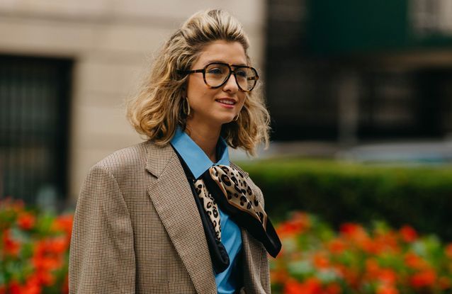 Grande lunette de vue femme sale
