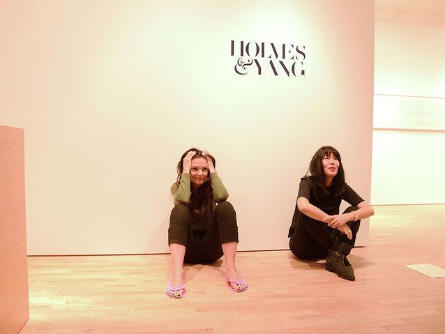 Katie Holmes et Jeanne Yang