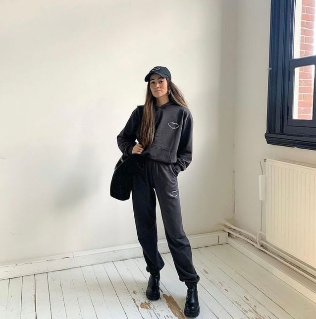 Jogging bottoms with boots