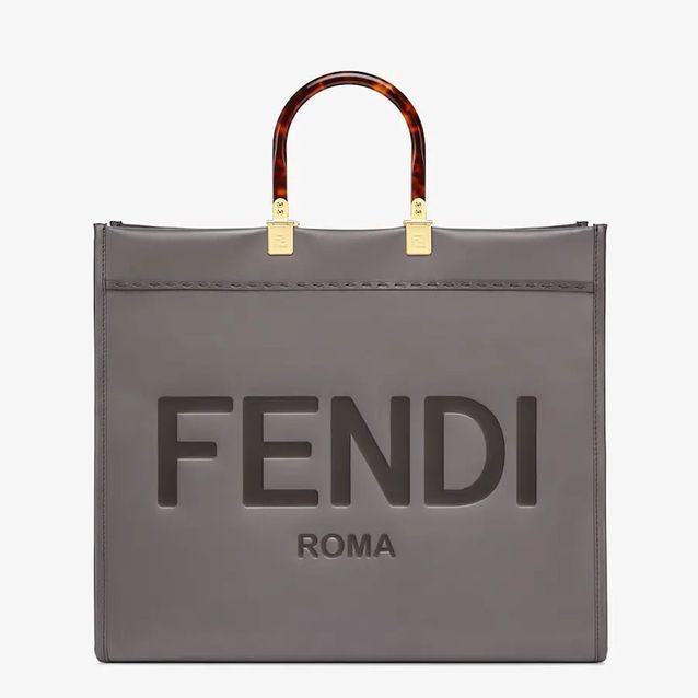 Tendance mode printemps : le sac oversized s'impose Sac Fendi - Tendance mode printemps : le sac oversized s'impose