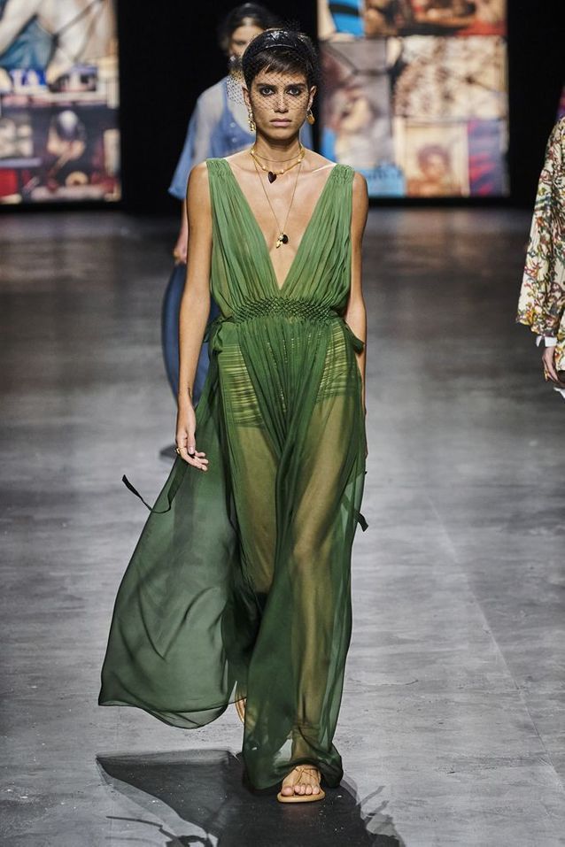 Les 20 tendances qui vont faire le printemps-été Tendance du printemps ete 2021 la robe romantique - Les 20 tendances qui vont faire le printemps-été